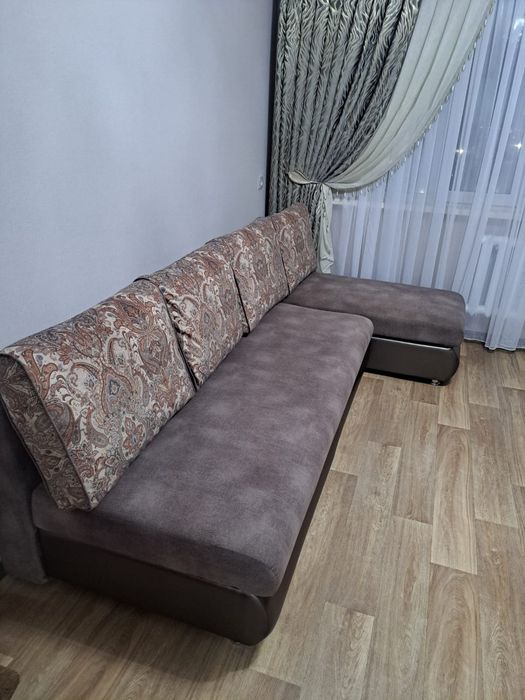 Продам б/у диван