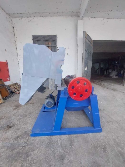 Продается Дробилка