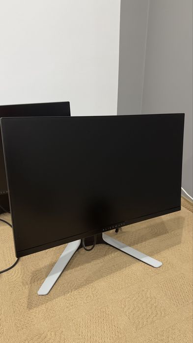 Monitor Alienware 27”