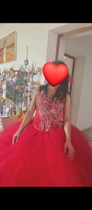 300€ Роклята е използвана само веднъж