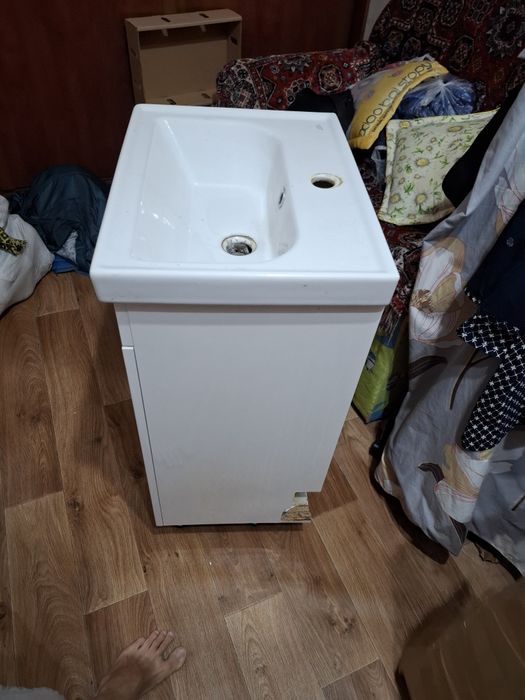Умывальник с тумбой