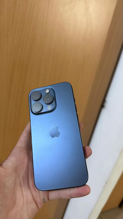 Vând iPhone 15 Pro de piese