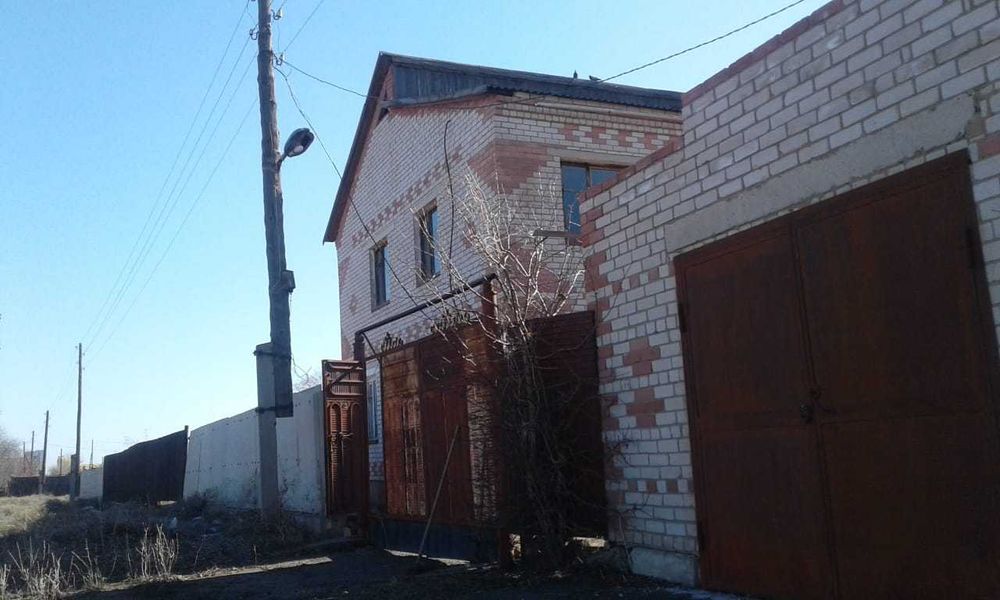 Продаётся 2-х этажный Коттедж