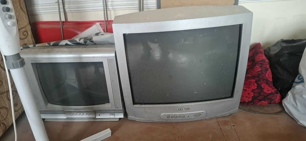 Телевизоры 2 шт оба рабочие