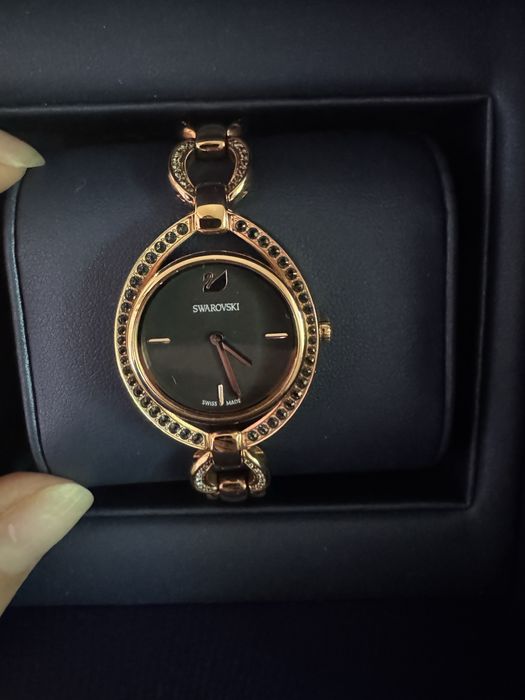 Уникален дамски часовник Swarovski