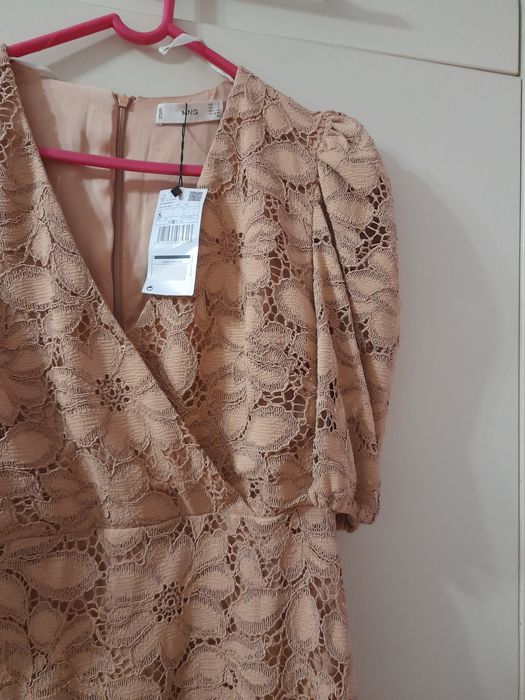 Rochie MNG bej din dantela