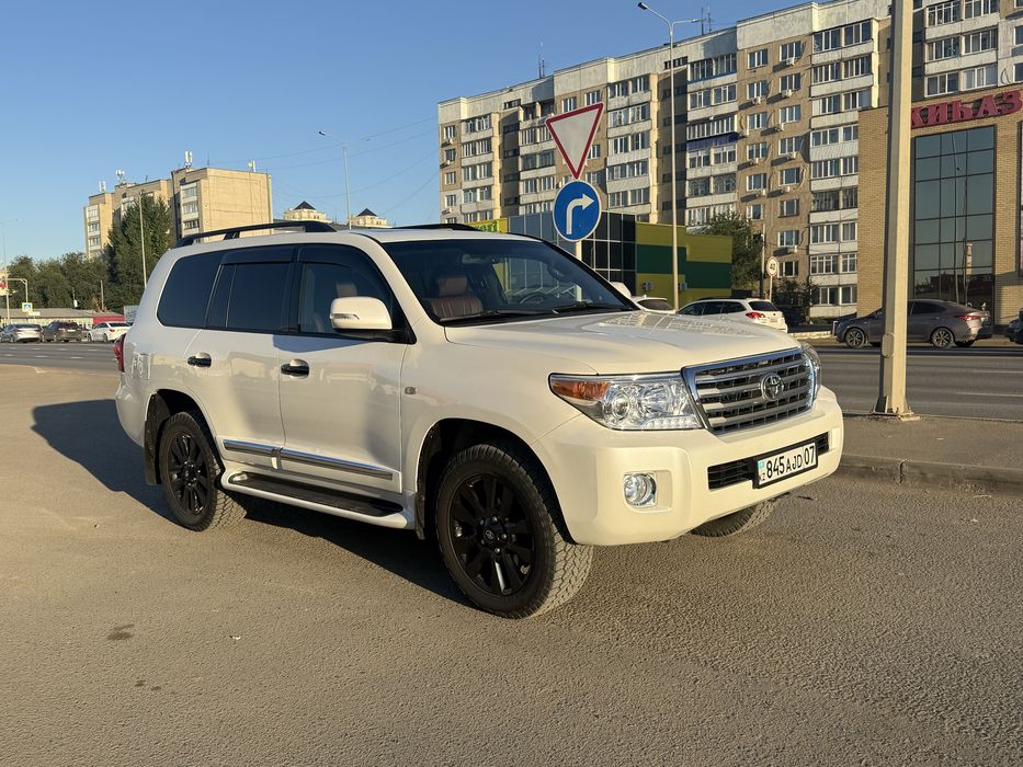 Продам Toyota Land Cruiser 200