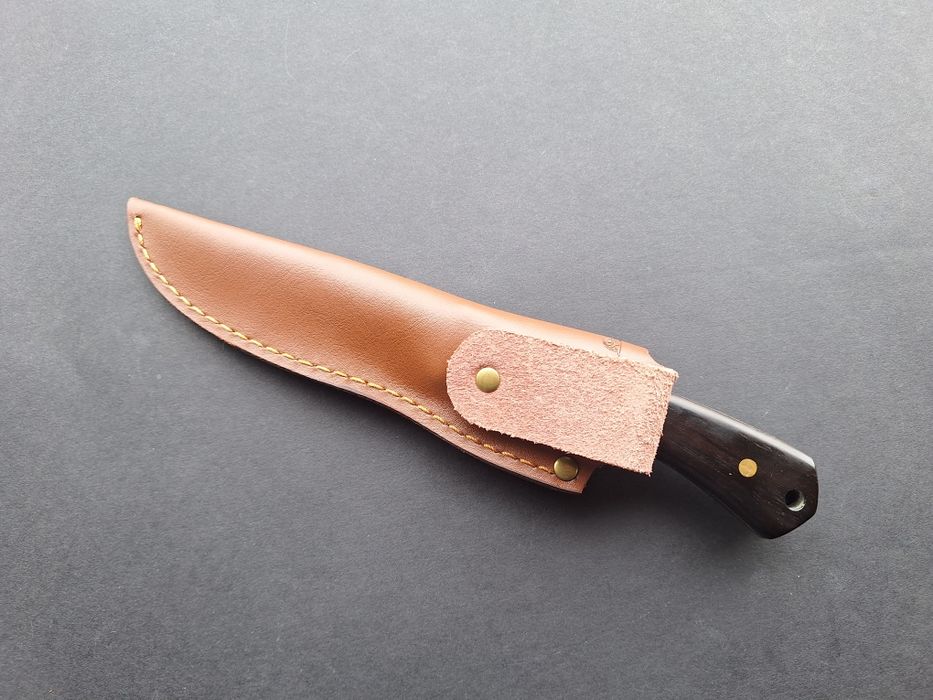 Ловен нож с кожена кания-стомана D2