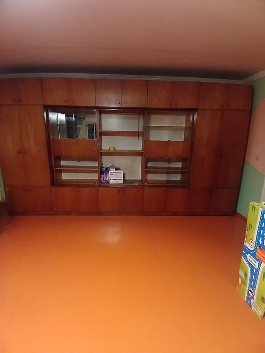 Продам стенку,зеркало