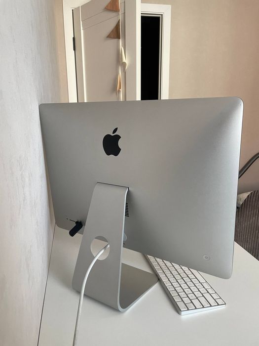 iMac 21,5 в отличном состоянии компьютер