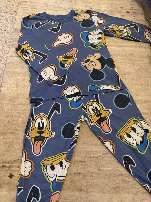 Pijamale Disney 3-4 ani + cadou maieu chicco