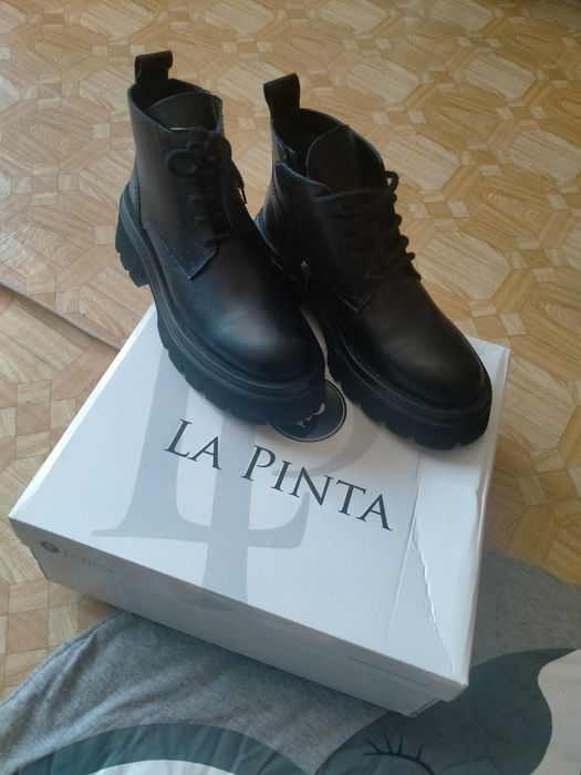 Продам новые демисезонные ботинки