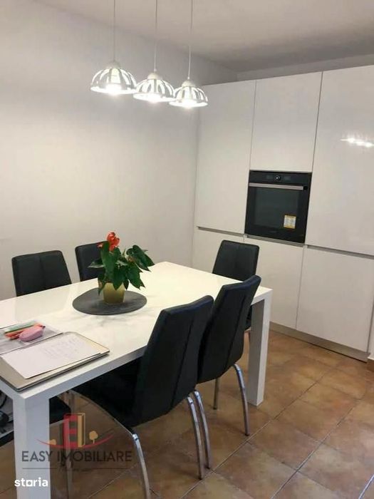 Apartament 2 camere, UMF, etaj 2, central, rezidential, parcare, Targu