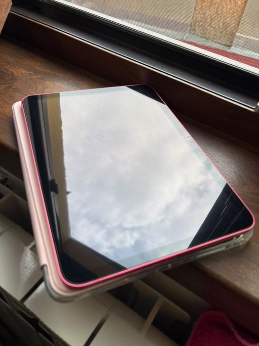 Vand I Pad 11 roz 128 gb folosit cateva luni
