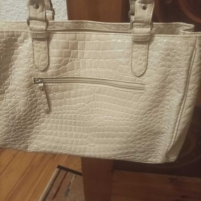 Голяма чанта  идеална и за пазар