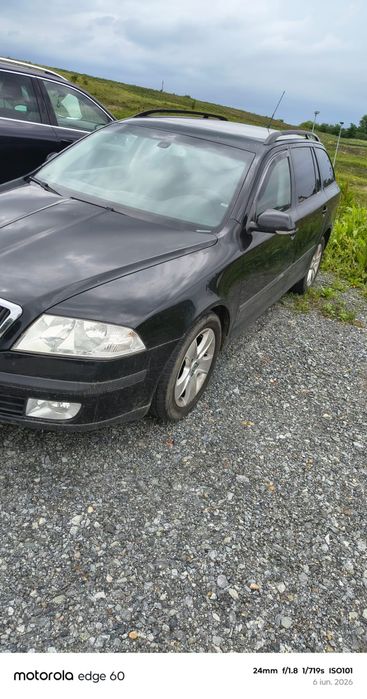 Skoda Octavia 2 cu motor defect(cod motor BLS 1.9 TDI 105cai))