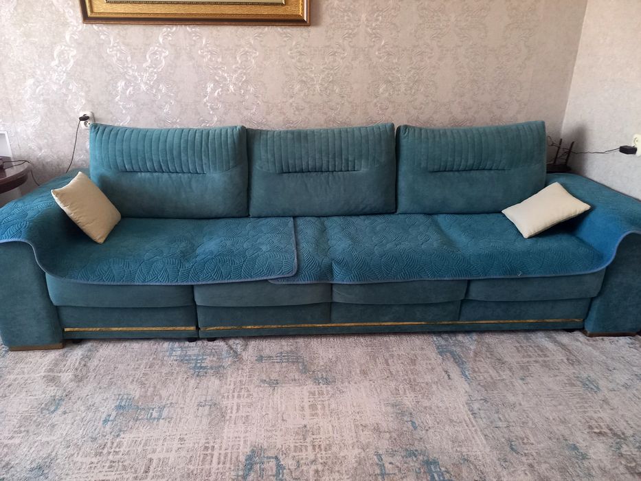 Продам диван в очень хорошем состоянии