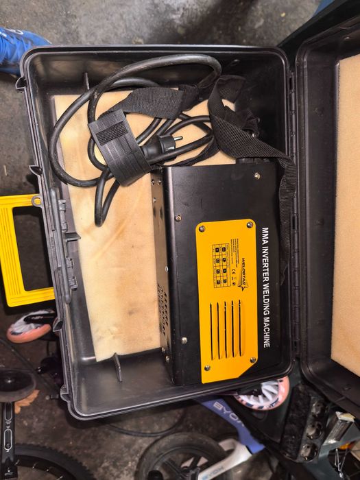 Инверторен електрожен 200А