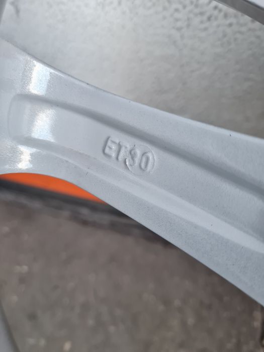 Джанти за BMW VW T5 T6 OPEL R17 5x120 ET30 8J