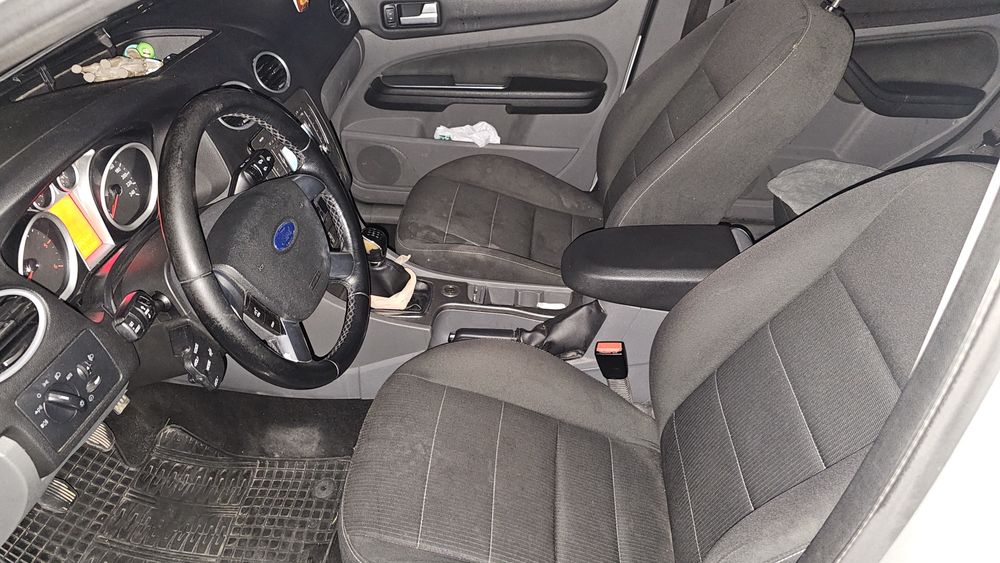 FORD Focus 2010 — imagine 4