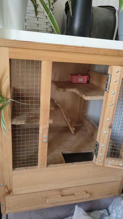 Срочно Продам большую клетку для разных животных