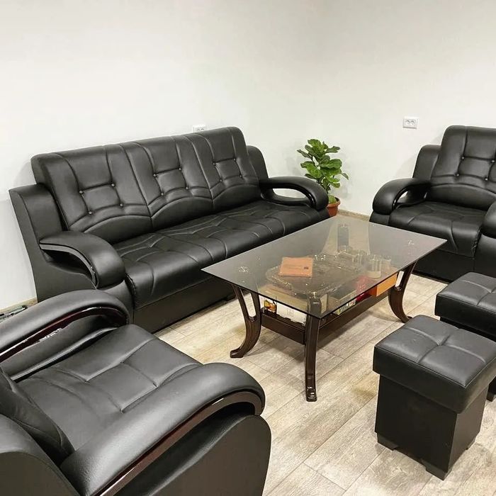 Диван и кресло+2пуфик 40х40 кожа заменитель прочная мебель