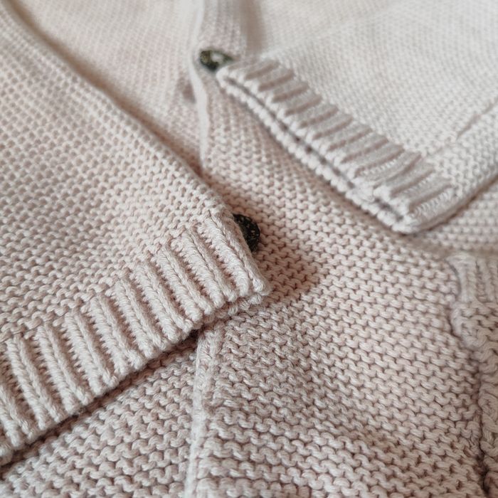 Плетени детски жилетки