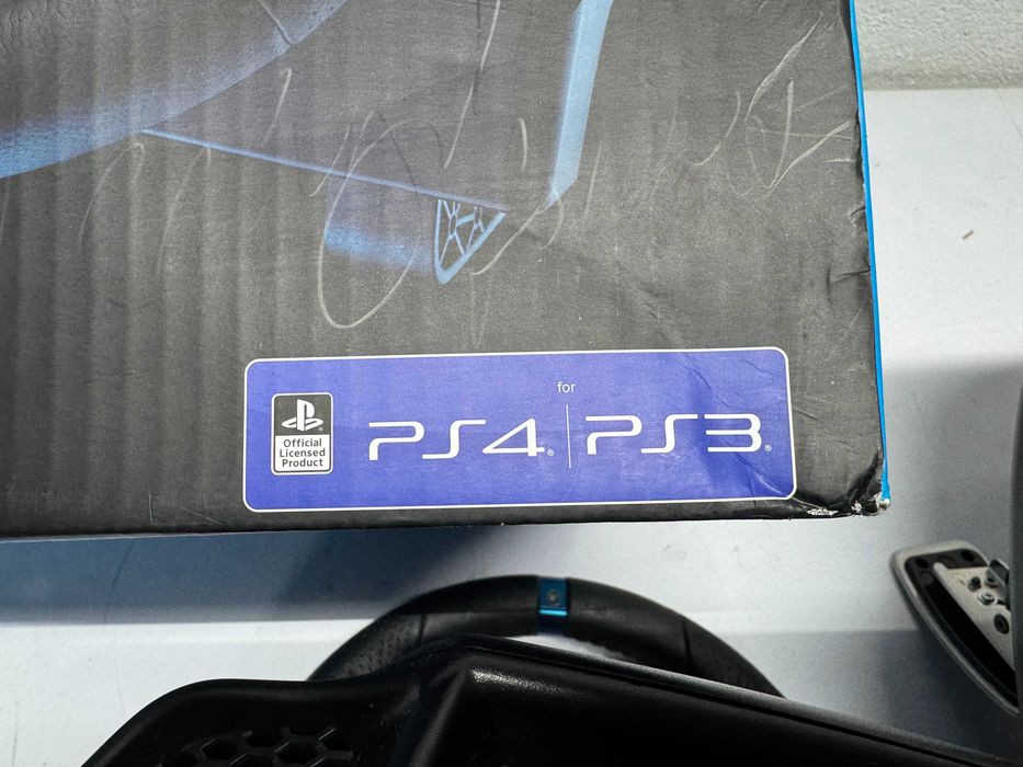 Волан с педали - Logitech G29 / PC/PS4/PS5