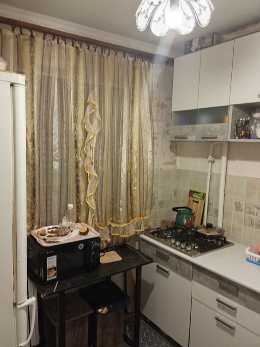 Продам  2 комнатную квартиру.