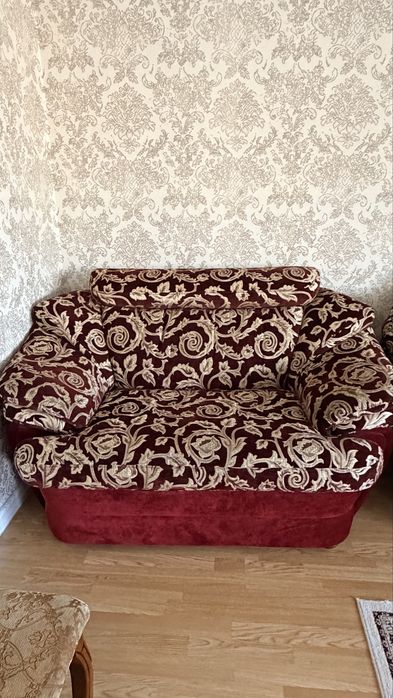Продаю диван белорусский