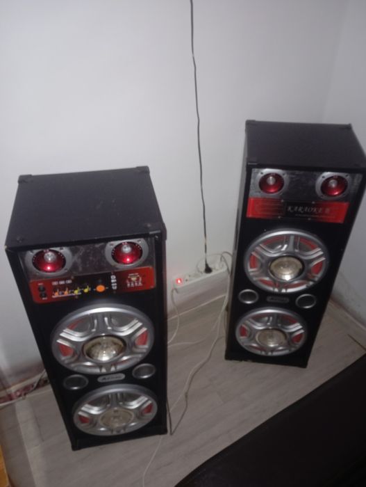 Vând Boxe cu statie in ele Ailiang