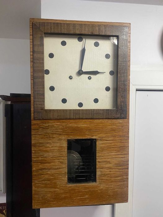 Ceas de perete cu pendul
