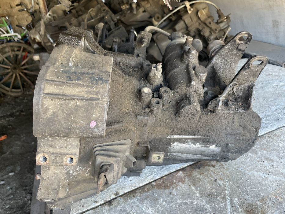 Скоростна кития за тойота авенсис / toyota avensis 2.0 i 1999 г