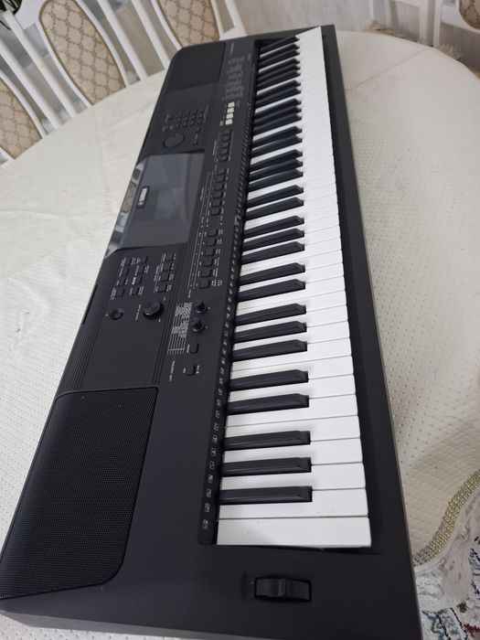 Синтезатор YAMAHA PSR EW 400