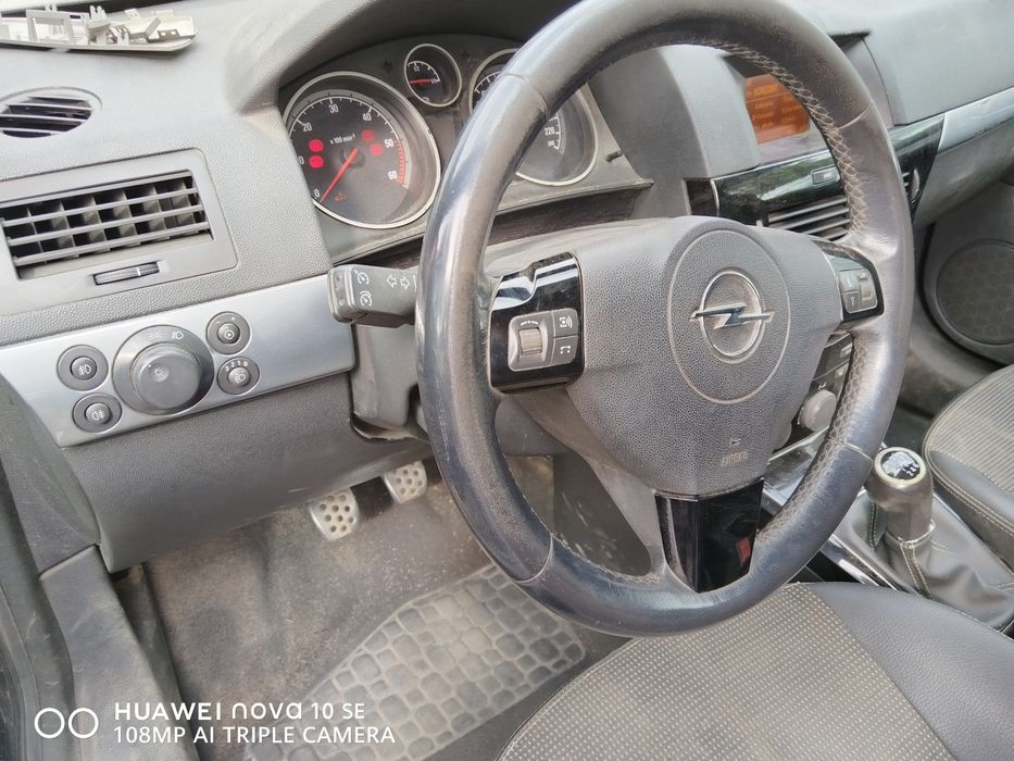 Opel Astra H GTC 1,7cdti  110ks На Части