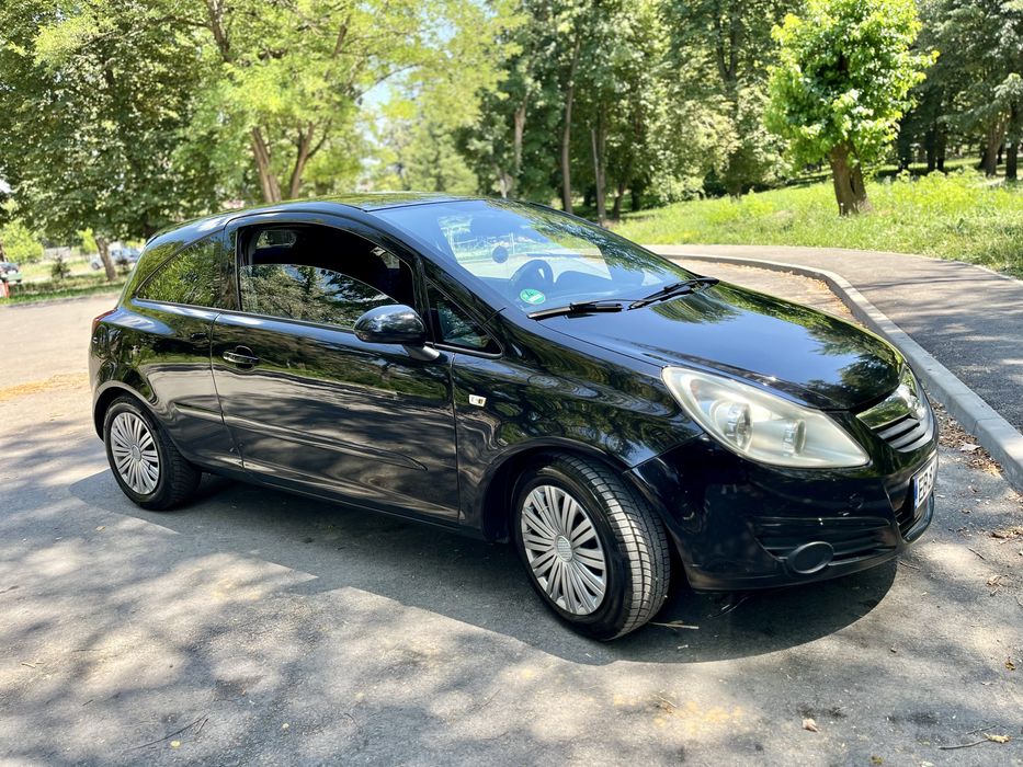 Opel Corsa D 2007 година 1.4 бензин