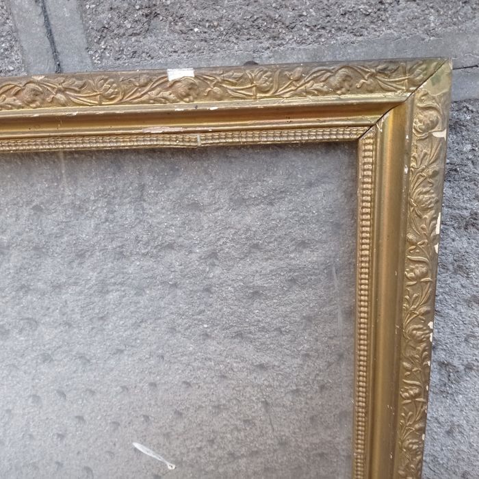 Стари големи дървени рамки със стъкло