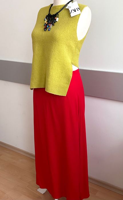 Дълга разкошна пола в червено и нов топ Zara