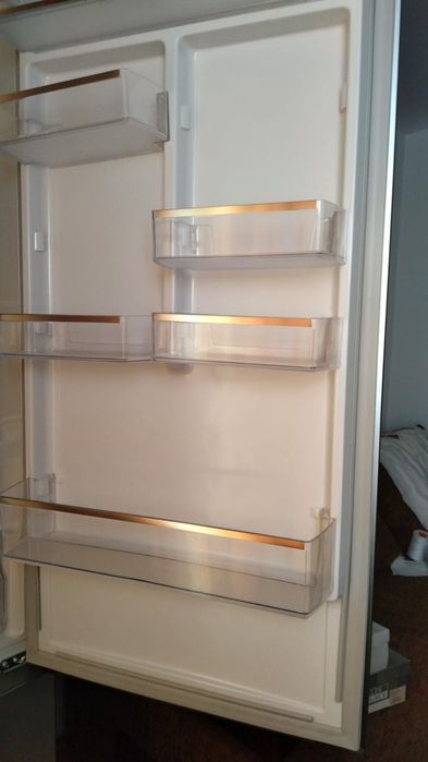 Frigider samsung nou