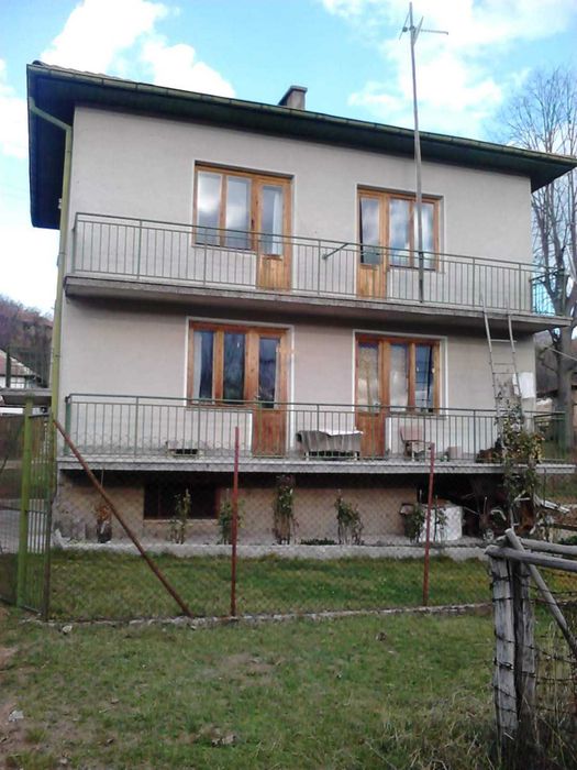 Продава се Къща в с. Глоговица, Област Перник - 216 кв.м за 297 €/кв.м - Снимка #2