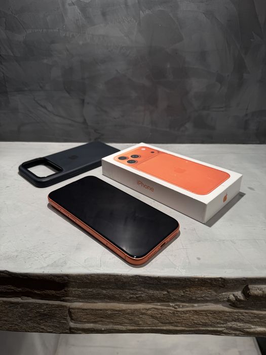 Iphone 17 Pro Max Orange + подаръци
