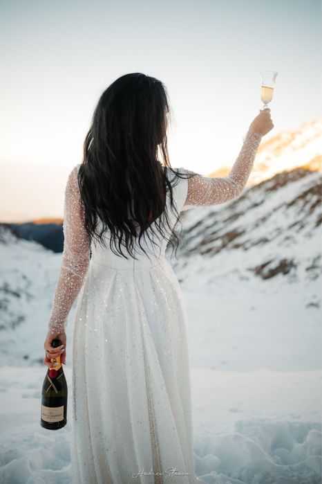 Rochita Mireasa ,purtata o singura data