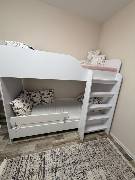 Двуетажно легло с двулицеви матраци 82/190