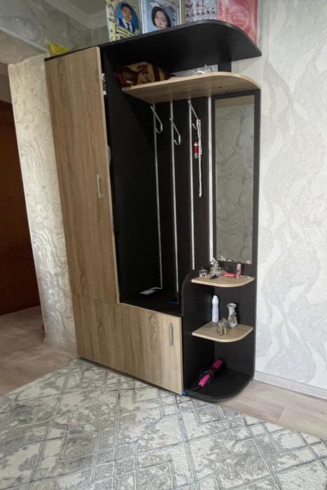Продам прихожий шкаф