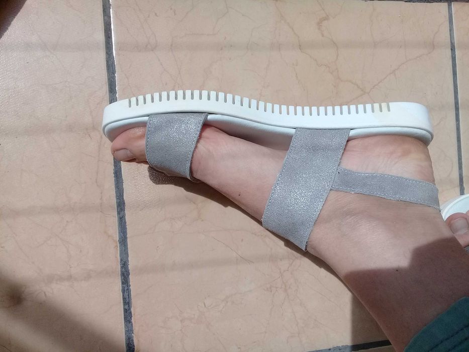 sandale de piele gri NOI