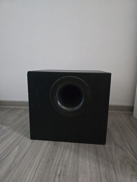 Subwoofer logitech Z906 (cititi descrierea)