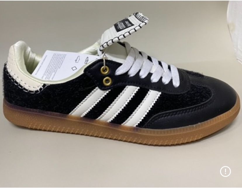 Продам новые макасины