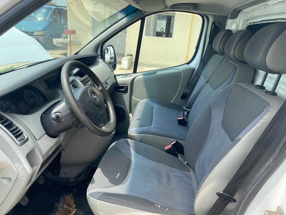 DEZMEMBREZ PIESE Opel VIVARO VAN 1.9 DTI 101 cp si 2.0 CDTI 114 cp 2008 Renault TRAFIC