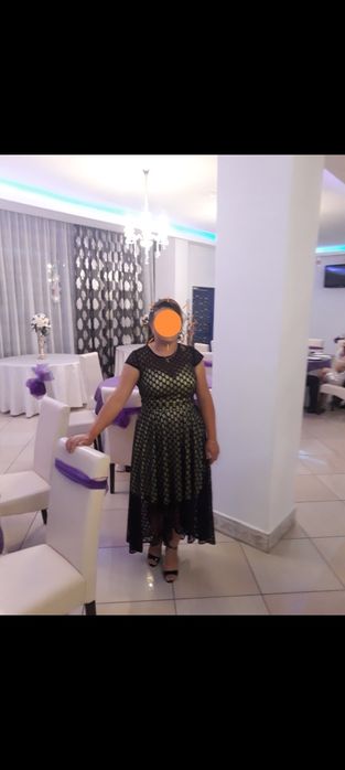 Vand  / schimb rochii  de ocazie  chear si cu lucruri pt bebelusi