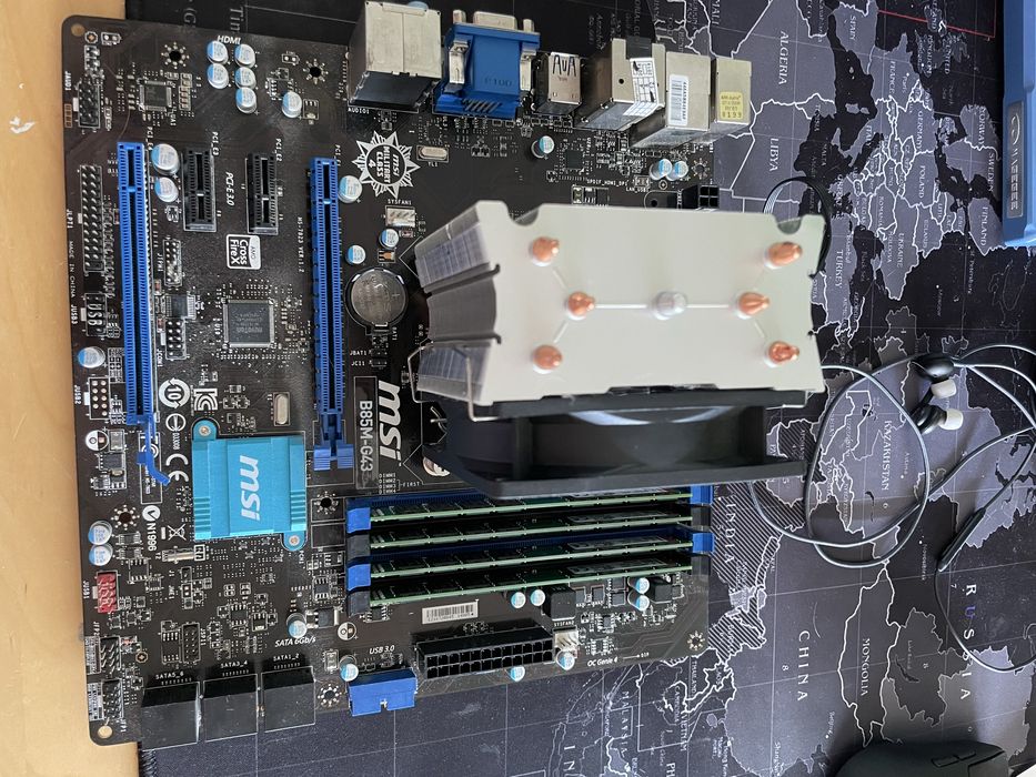 Kit Placă de bază MSI B85M-G43 + i7-4790 + Cooler – Perfect funcțional